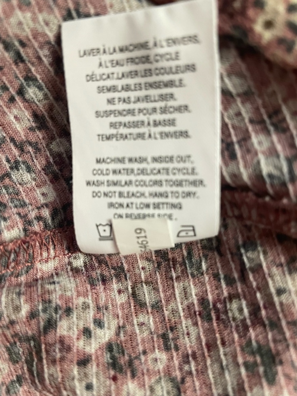 Reitmans Signature Dusty Rose Floral Keyhole Blouse - Picture 9 of 9